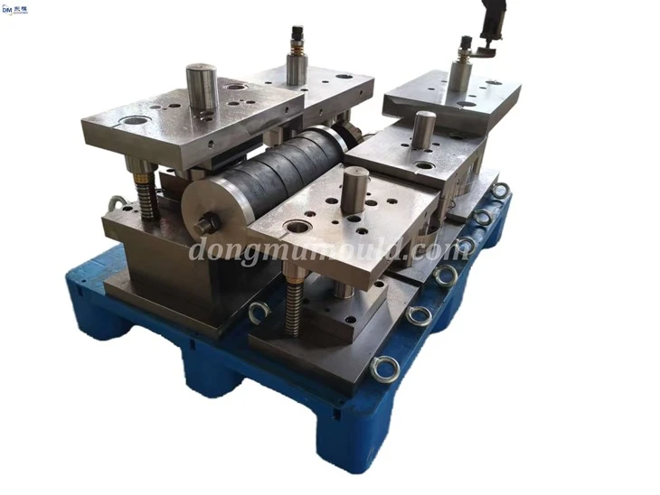 Experienced Manufacturer Of Precision Automotive Stainless Steel/Metal Parts Progressive Stamping Dies factory